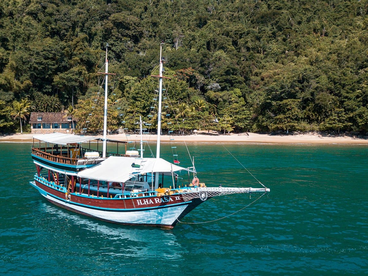 Escuna Ilha Rasa II
